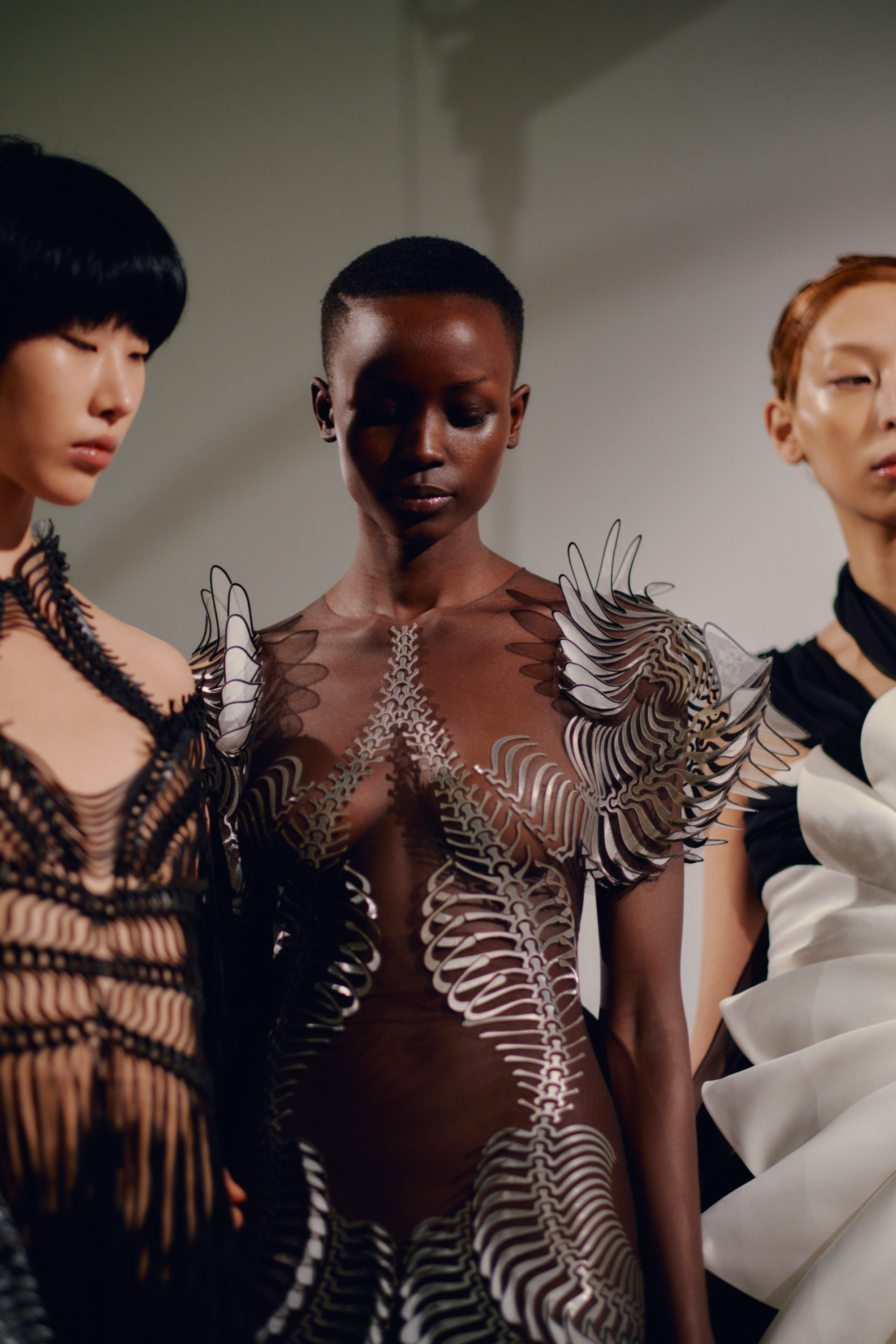 0204_IrisVanHerpen_Couture_Vogue_20Jan2020_Credit-Jamie-Stoker